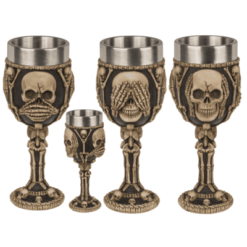 Totenkopf Becher aus Kunstharz mit Edelstahleinsatz – drei Schädelmotive